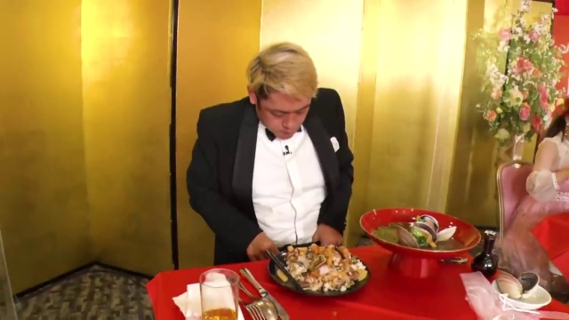 マックスお腹パンパンでさすがにズボンを緩める