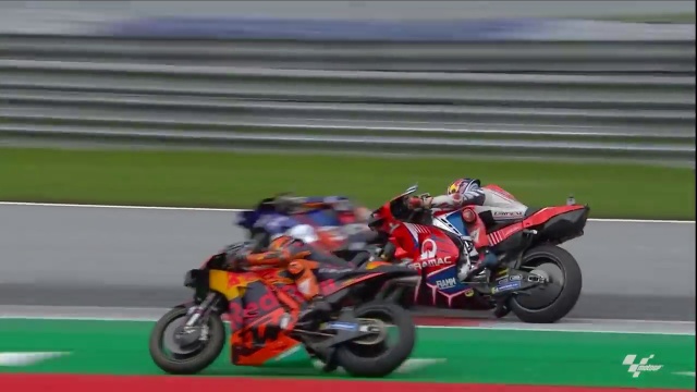 Fenati Prevails in Last Lap Chaos! #3