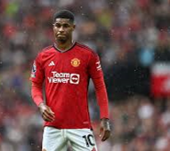 Marcus Rashford wins the penalty