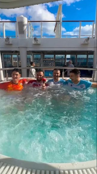 Hot Tub Football Quiz ⚽️