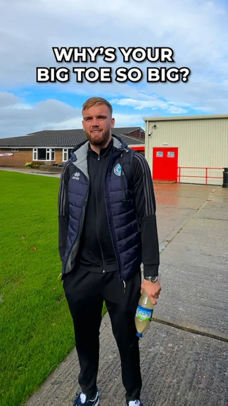 Talking Football Boots 😂