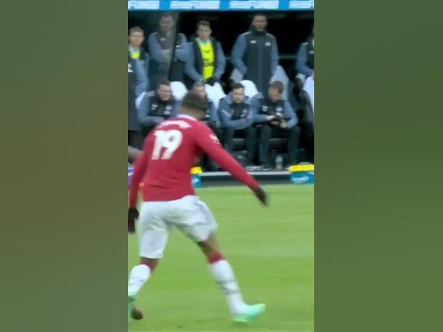 Joe Willock raising the roof! 😍🔊