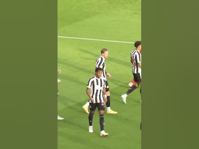 Sean Longstaff with the opener in our friendly against Rayo Vallecano 💥