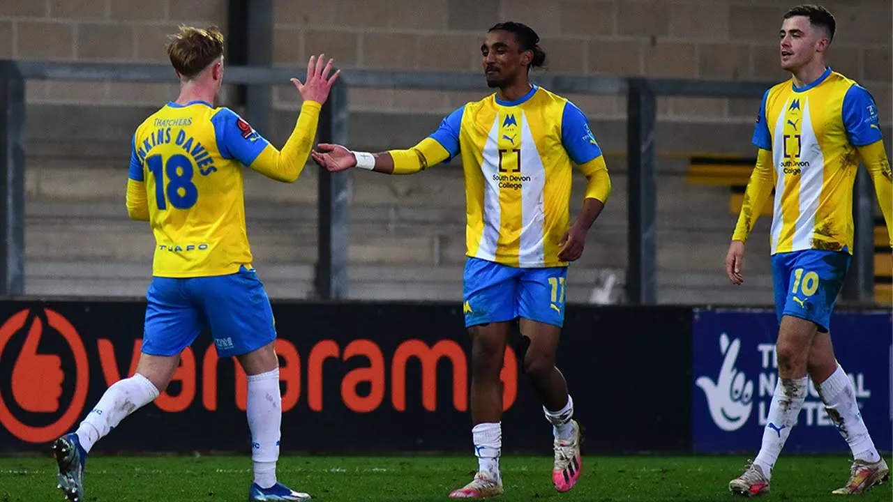 HIGHLIGHTS: Torquay United 2 - 2  Eastbourne