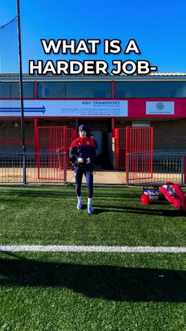 What is a harder job？ ⚽️🫣