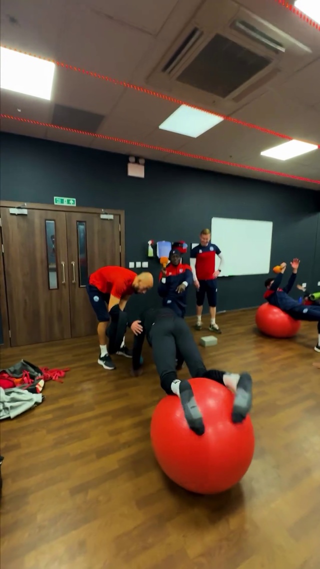 Back at @snapfitnesseastbourne247 for another gym session 🏋️⚽️