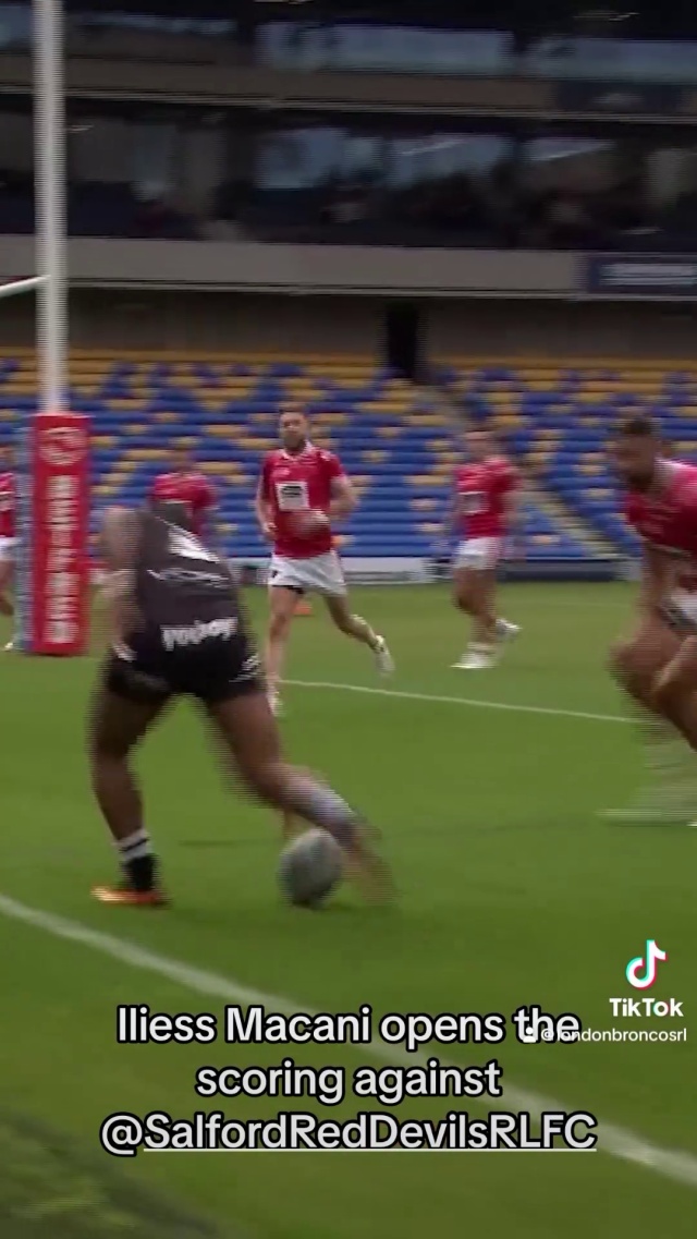 Iliess Macani opens the scoring in the @superleague clash with @salfordreddevilsrlfc
