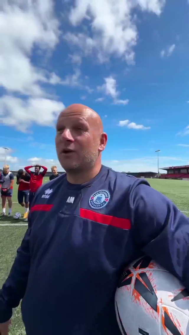 Ryan Reynolds ain’t doing that 🤷_♂️