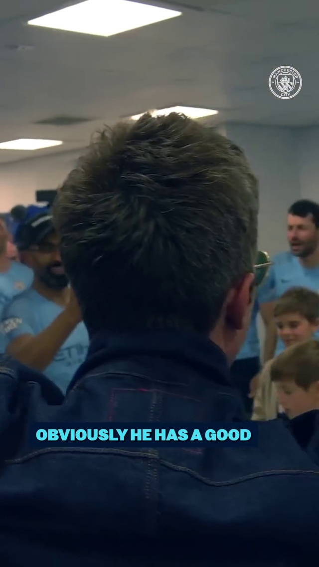 GREALISH REACTS TO NOEL MOCKING G NEV! 😜 #mancity #football  #shorts #noelgallagher