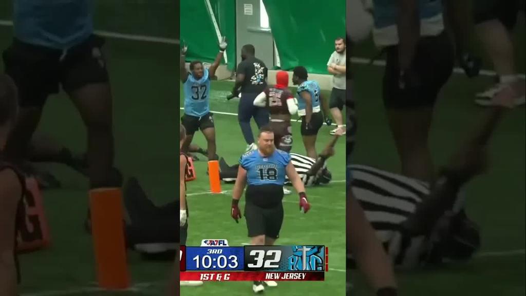 Trey Robinson Crashes Into The End Zone And Into The Ref! Wild Scene, But Coming Back, Holding BIC!
