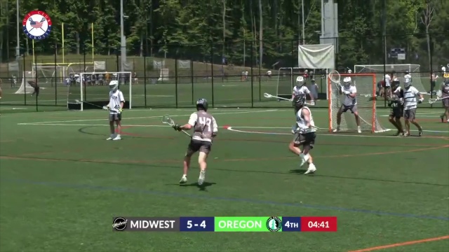  Binsky faked the pass and now it gives it for real. Sakowski