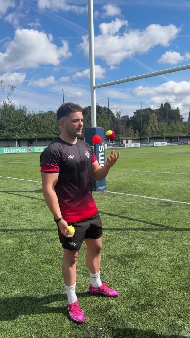 🤹🏻_♂️ Some impressive juggling skills from Curtis Davies this morning…🔜 Next week we will try