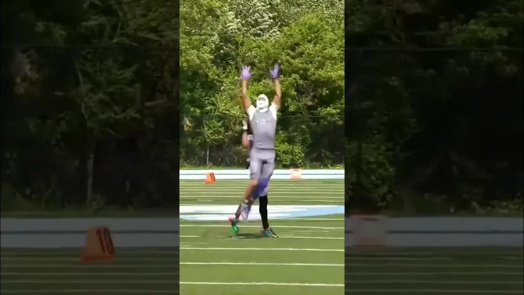 Keno Thomas Fires A Bomb Downfield And Ametrice “Automatic” Hall Hauls It In For The QC Crush!