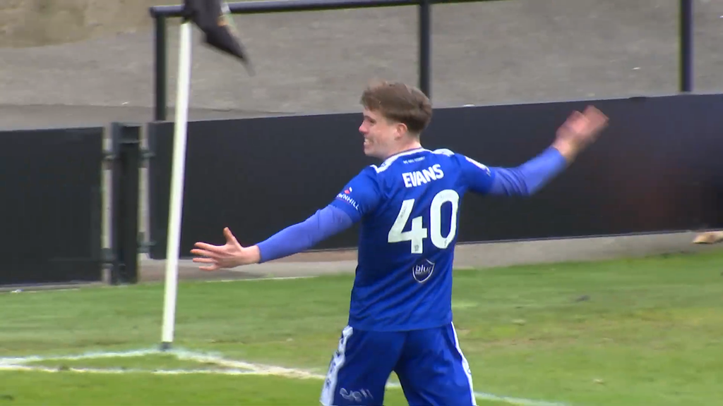 Evans smashes in a late equaliser!