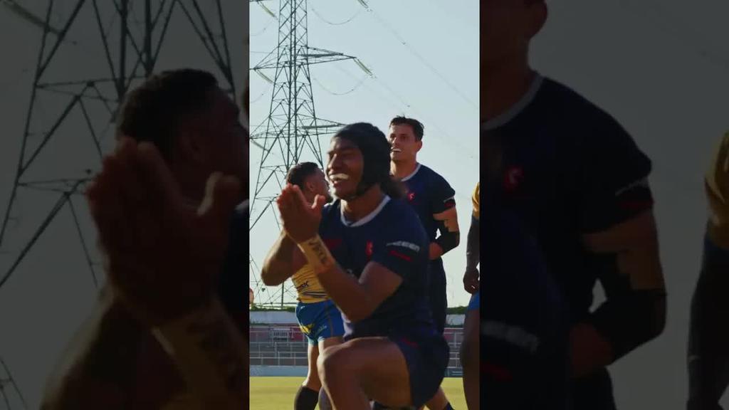 Gairo Voro dives over the line 😍