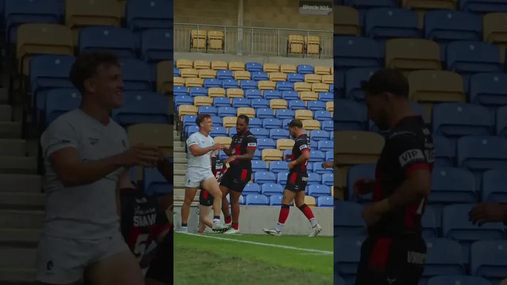 Two tries, two somersaults for Teddy Davidson 🫨