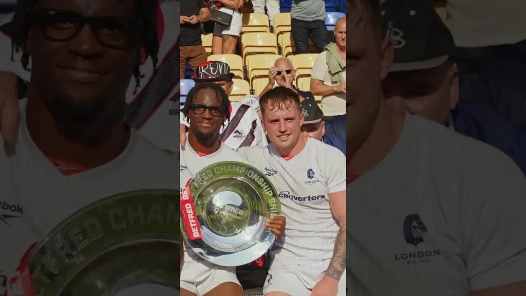 Fancy getting your picture with some silverware? 🏆🏆